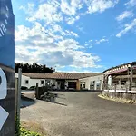 Contact Solana, Mendesfrance ホテル ニオール