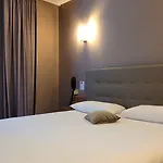 Contact Solana, Mendesfrance 3* ニオール