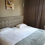 Contact Solana, Mendesfrance 3* ニオール