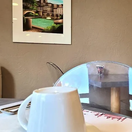 Contact Solana, Mendesfrance 3* 尼奥尔