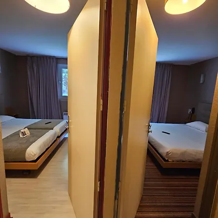 Contact Solana, Mendesfrance Hotel