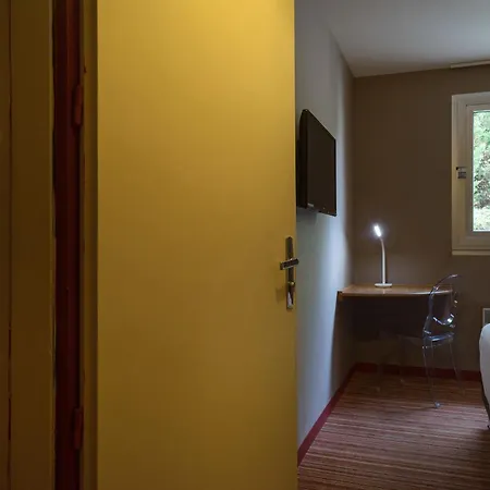 Contact Solana, Mendesfrance 3*