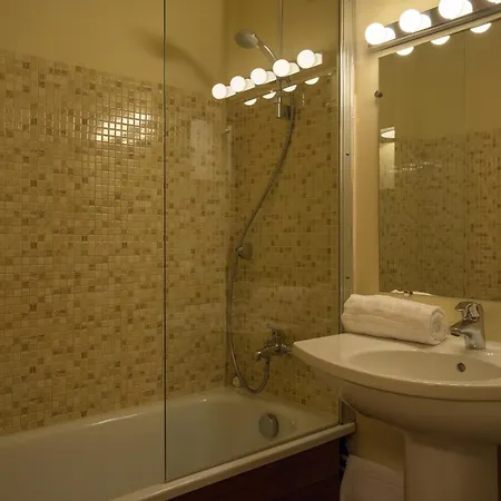 Contact Solana, Mendesfrance Hotel 3*
