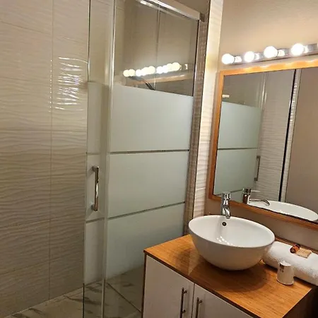 Contact Solana, Mendesfrance Hotel 3*