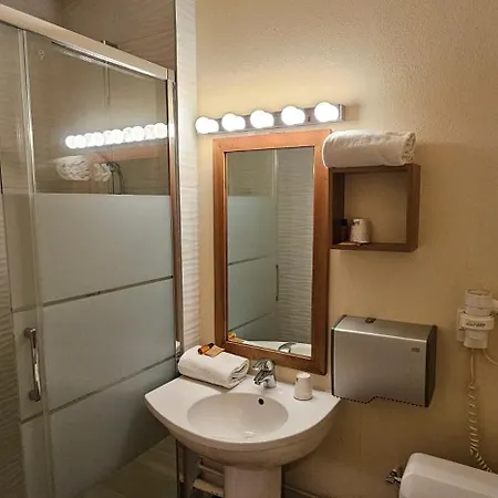 Contact Solana, Mendesfrance 酒店 3*