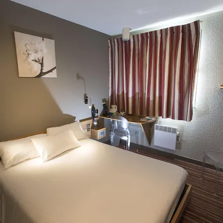 Contact Solana, Mendesfrance 酒店 尼奥尔