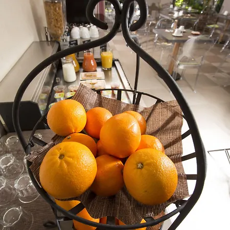 Contact Solana, Mendesfrance 酒店