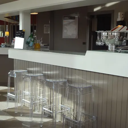 Hotel Contact Solana, Mendesfrance Niort