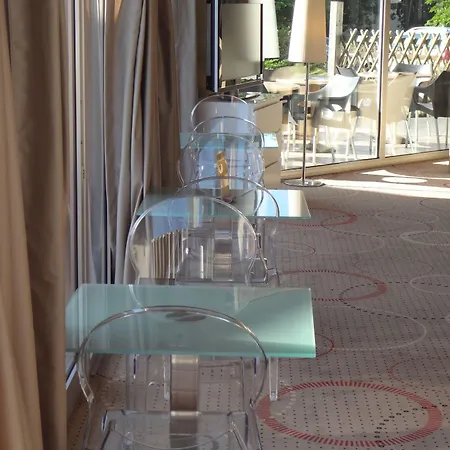 Contact Solana, Mendesfrance 酒店