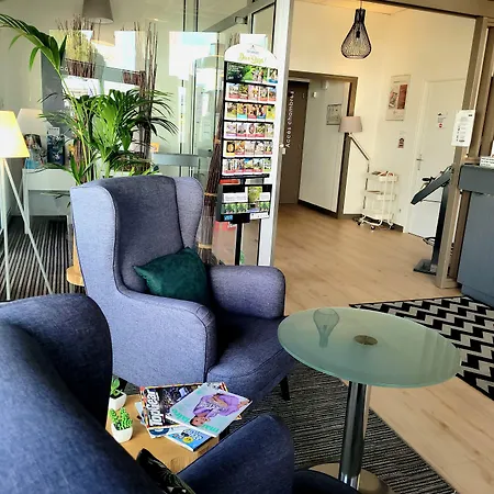 Contact Solana, Mendesfrance 酒店 尼奥尔