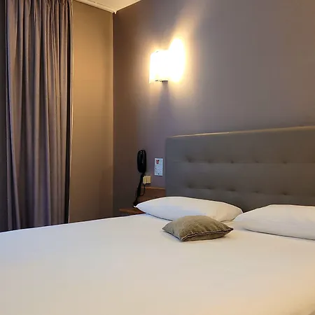 Contact Solana, Mendesfrance 3* Niort