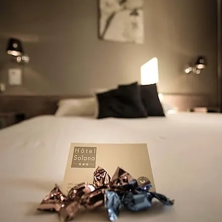 Contact Solana, Mendesfrance Hotel