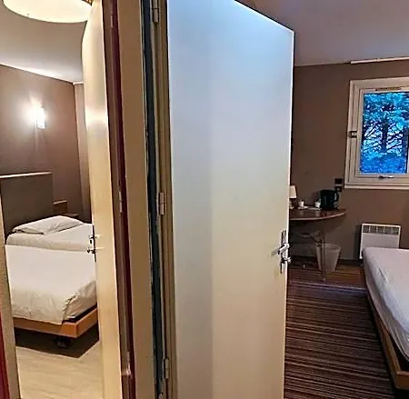 Contact Solana, Mendesfrance Hotel