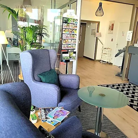 Hotel Contact Solana, Mendesfrance 3*