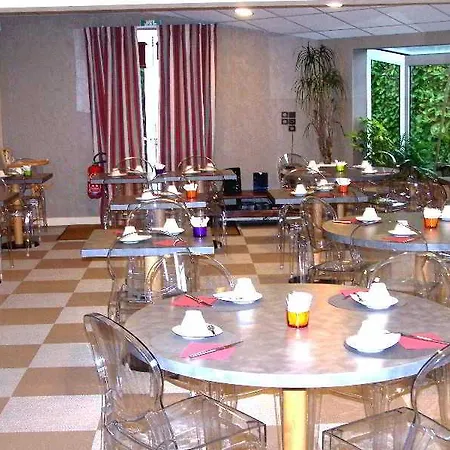 Contact Solana, Mendesfrance Hotel
