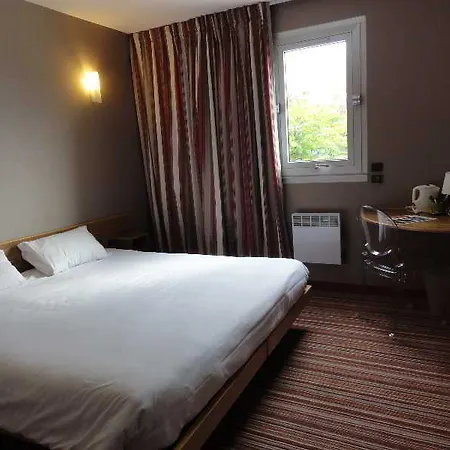 Hotel Contact Solana, Mendesfrance 3*