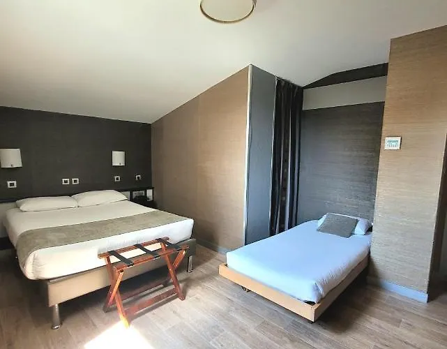 Contact Solana, Mendesfrance 3*