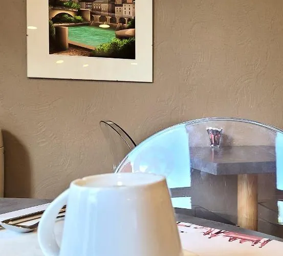 Contact Solana, Mendesfrance 3* Niort