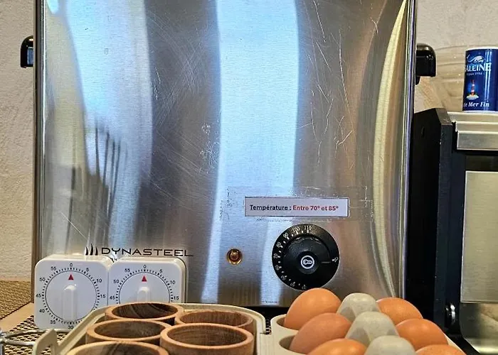 Hotel Contact Solana, Mendesfrance 3*