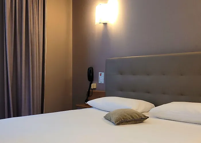 Contact Solana, Mendesfrance 3* Niort